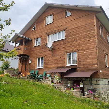 Hotel Kатруся Jaremče Exteriér fotografie